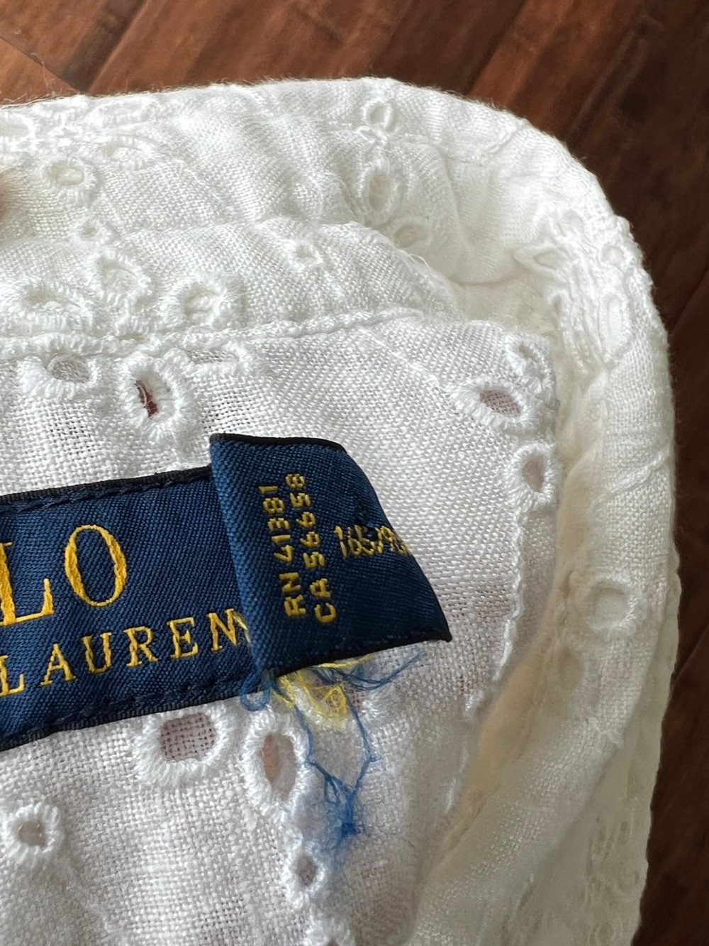 Beautiful Polo Ralph Lauren White 100% Linen Eyelet Blouse Top Button Up Medium - Picture 12 of 12